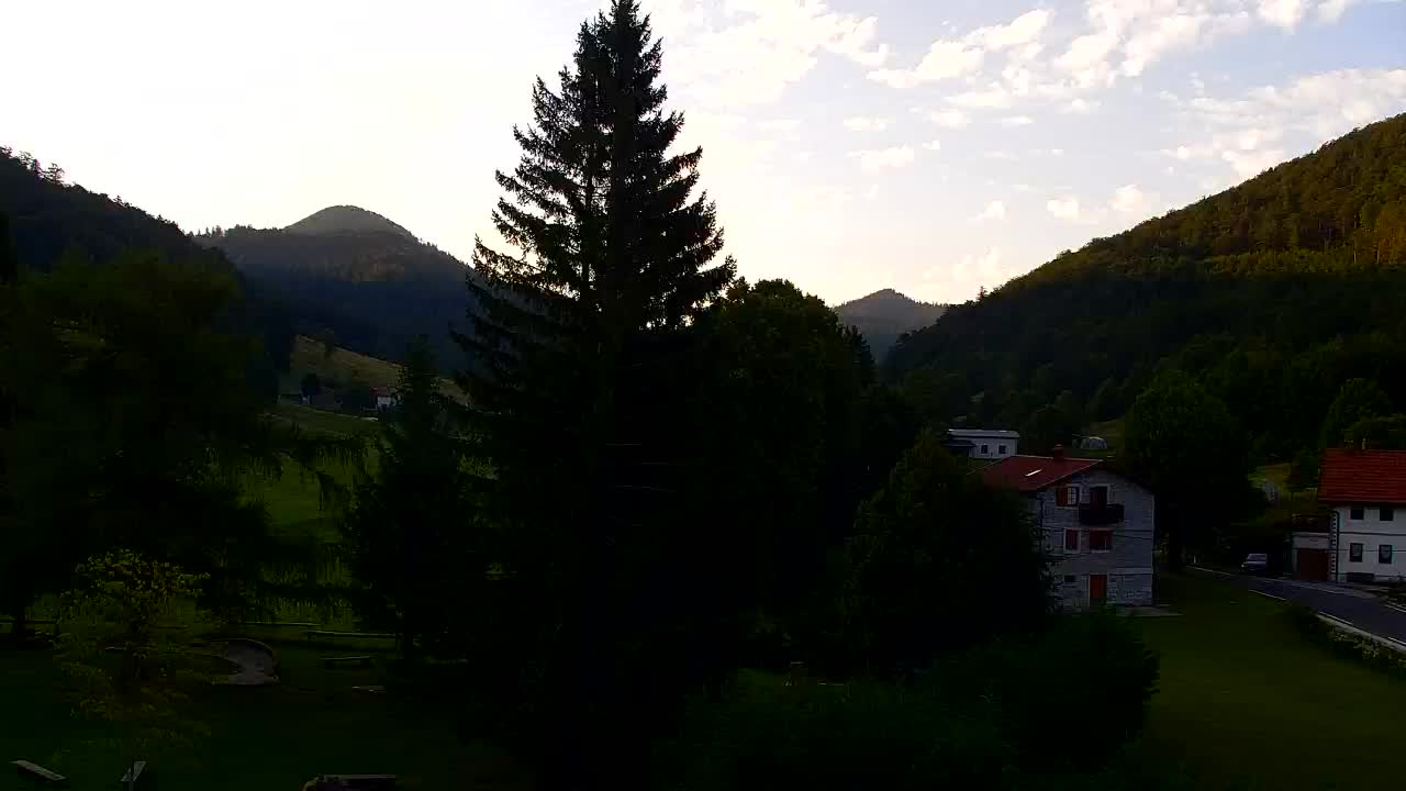 Camera en vivo Lokve – La belleza del bosque de Trnovo
