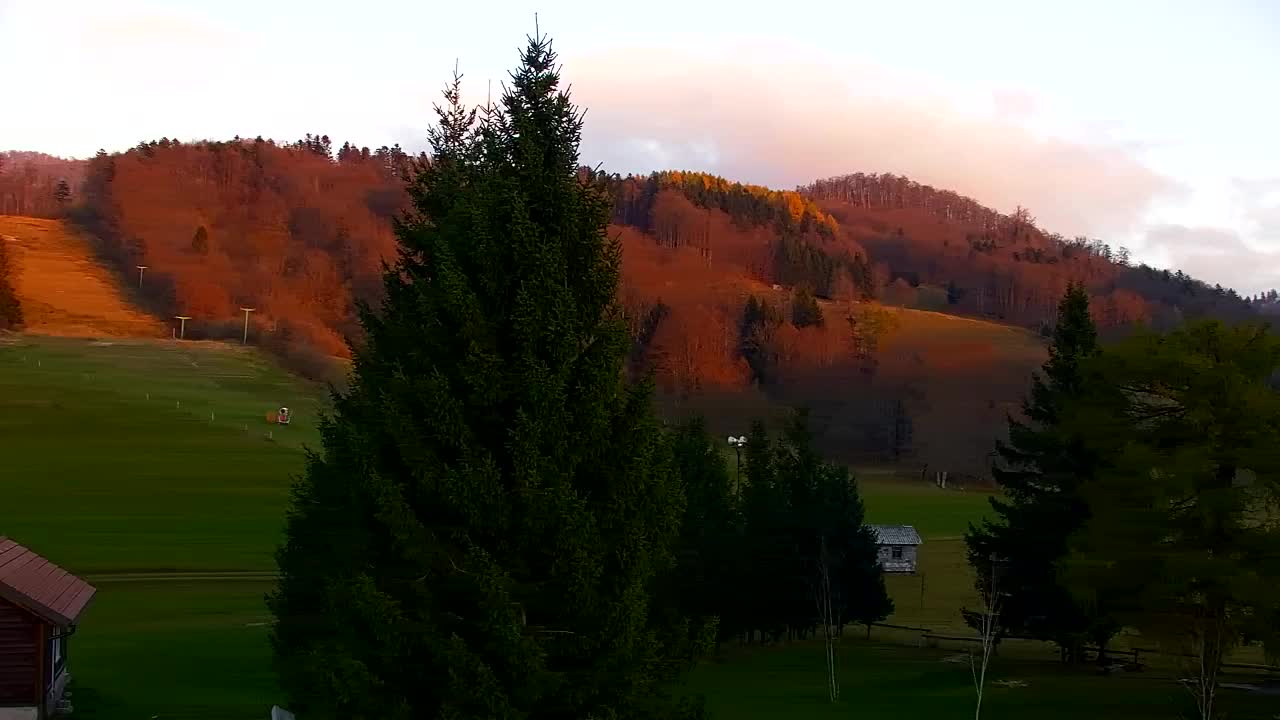 Camera en vivo Lokve – La belleza del bosque de Trnovo