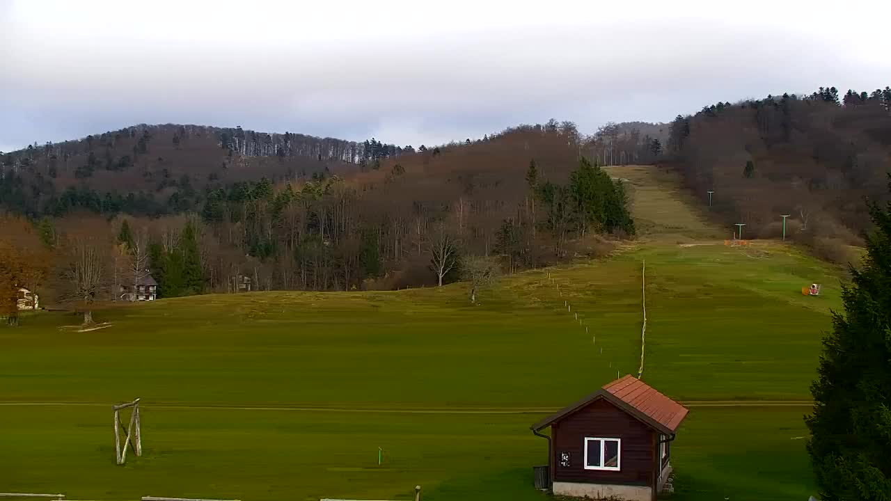 Camera en vivo Lokve – La belleza del bosque de Trnovo