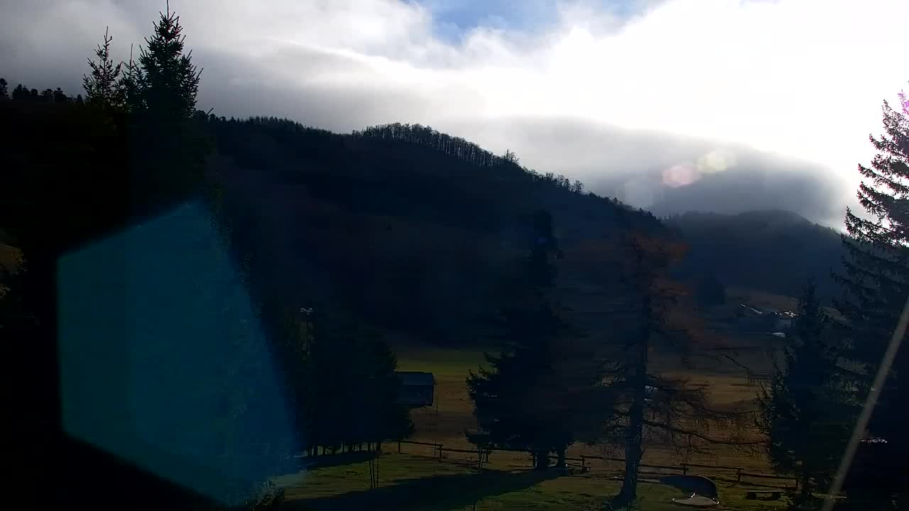 Camera en vivo Lokve – La belleza del bosque de Trnovo