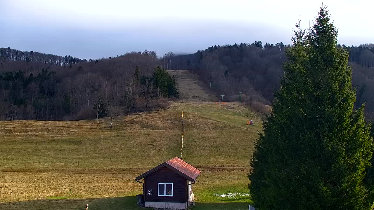 Camera en vivo Lokve – La belleza del bosque de Trnovo