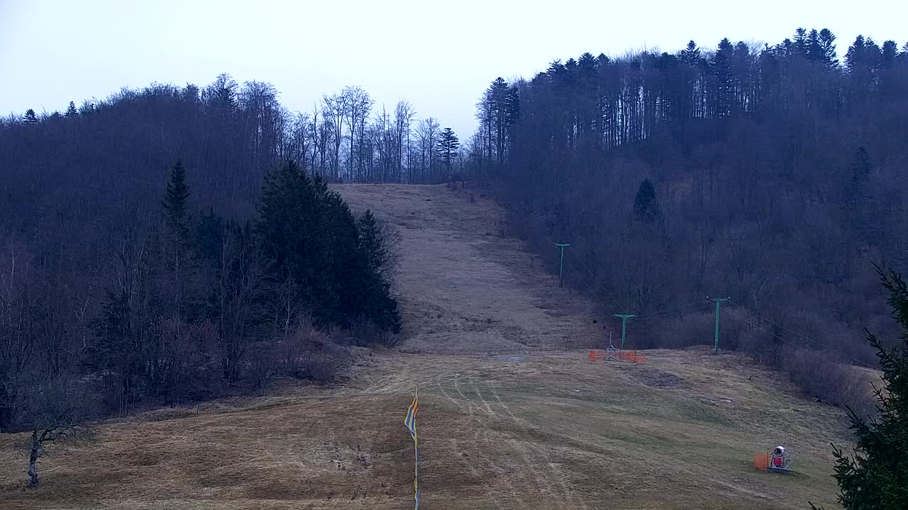 Camera en vivo Lokve – La belleza del bosque de Trnovo