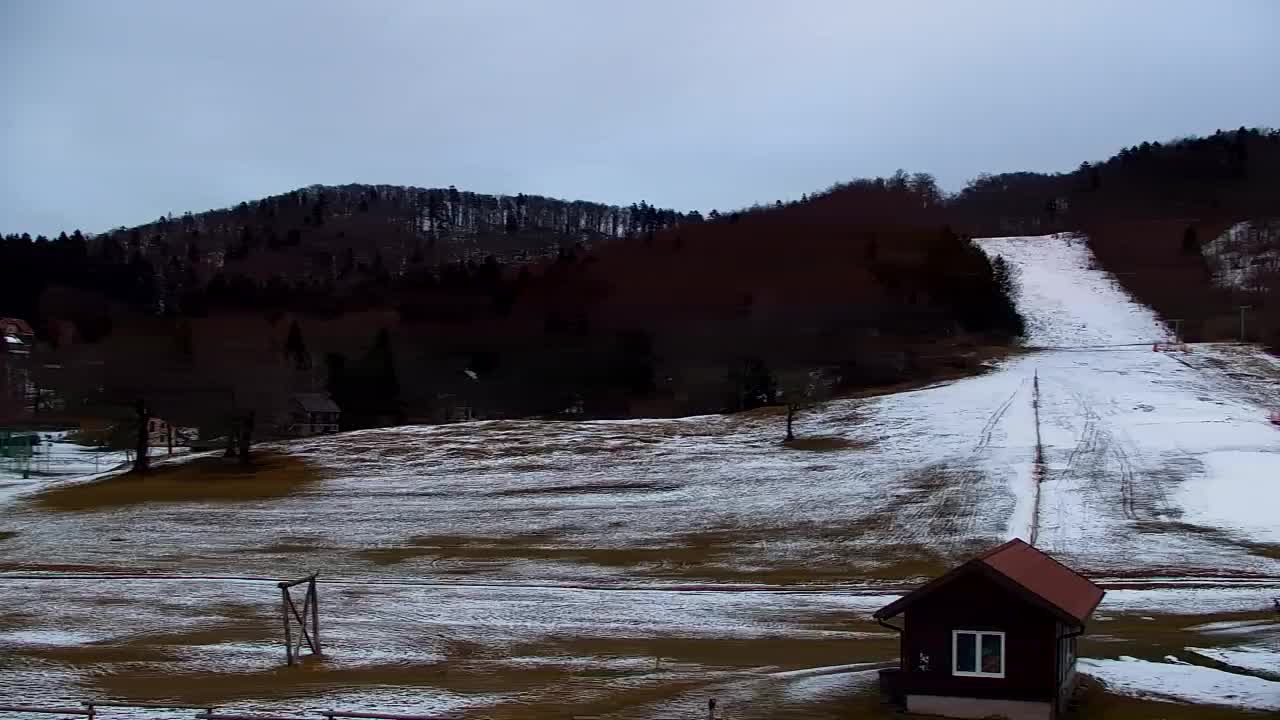 Camera en vivo Lokve – La belleza del bosque de Trnovo