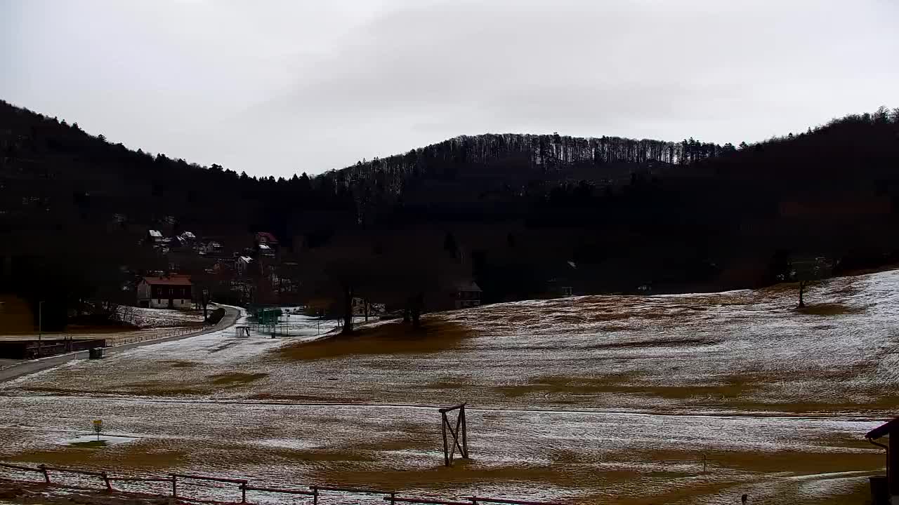 Camera en vivo Lokve – La belleza del bosque de Trnovo