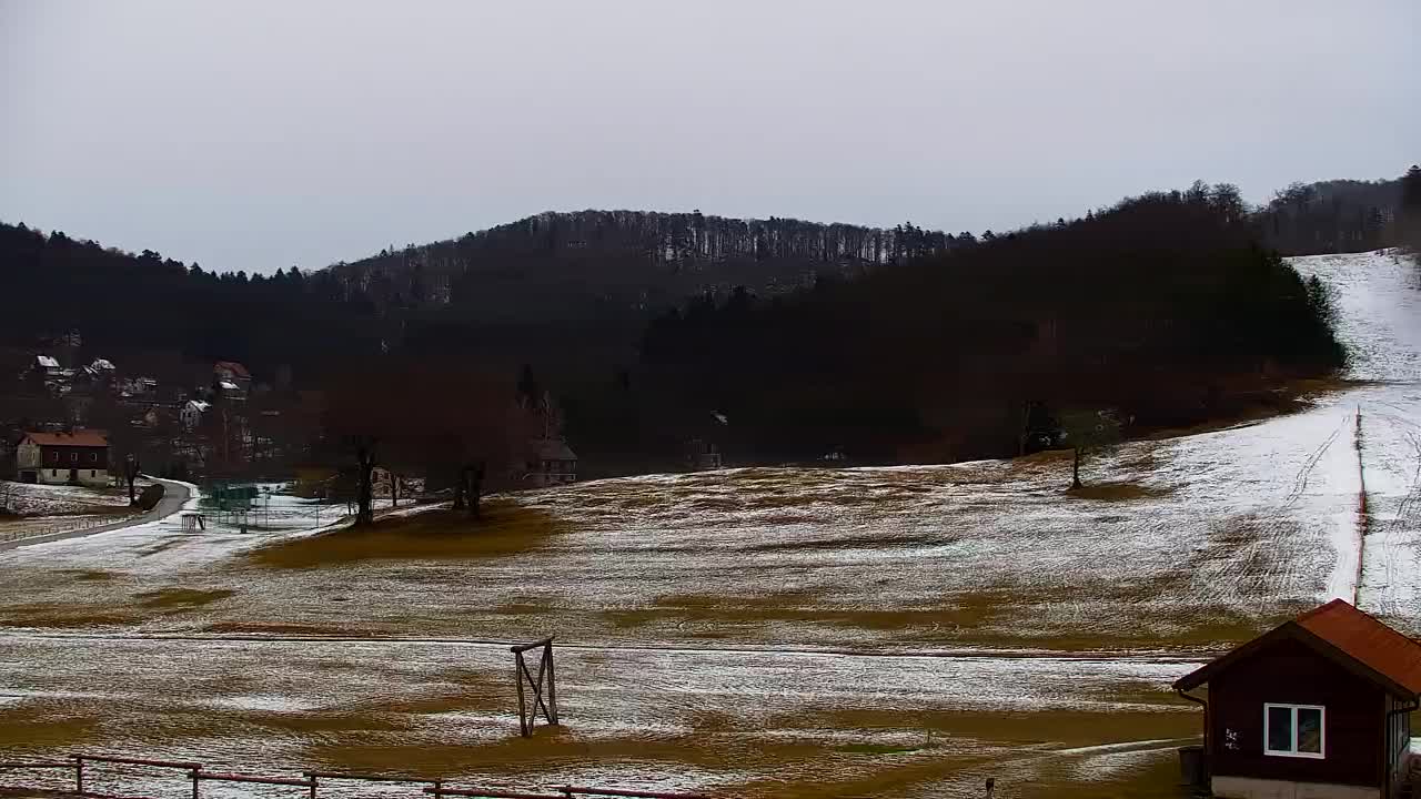 Camera en vivo Lokve – La belleza del bosque de Trnovo