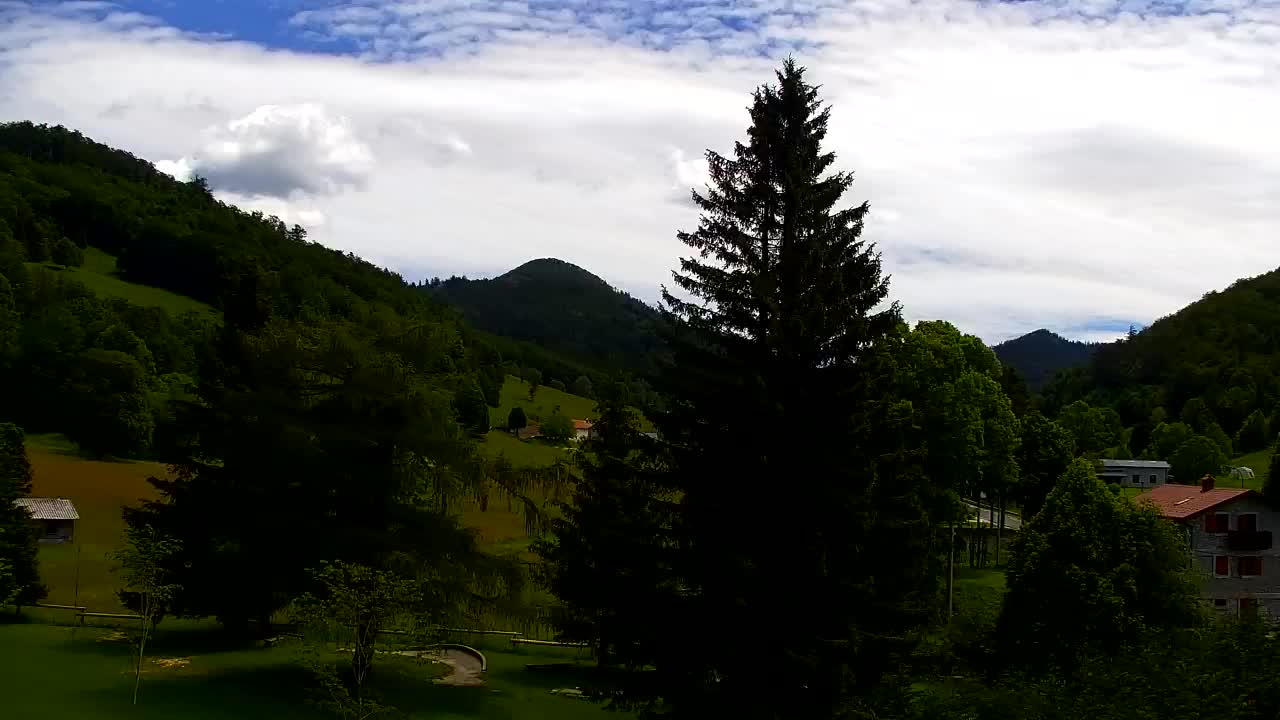 Camera en vivo Lokve – La belleza del bosque de Trnovo