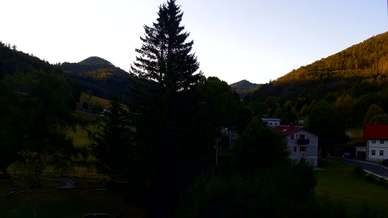 Camera en vivo Lokve – La belleza del bosque de Trnovo