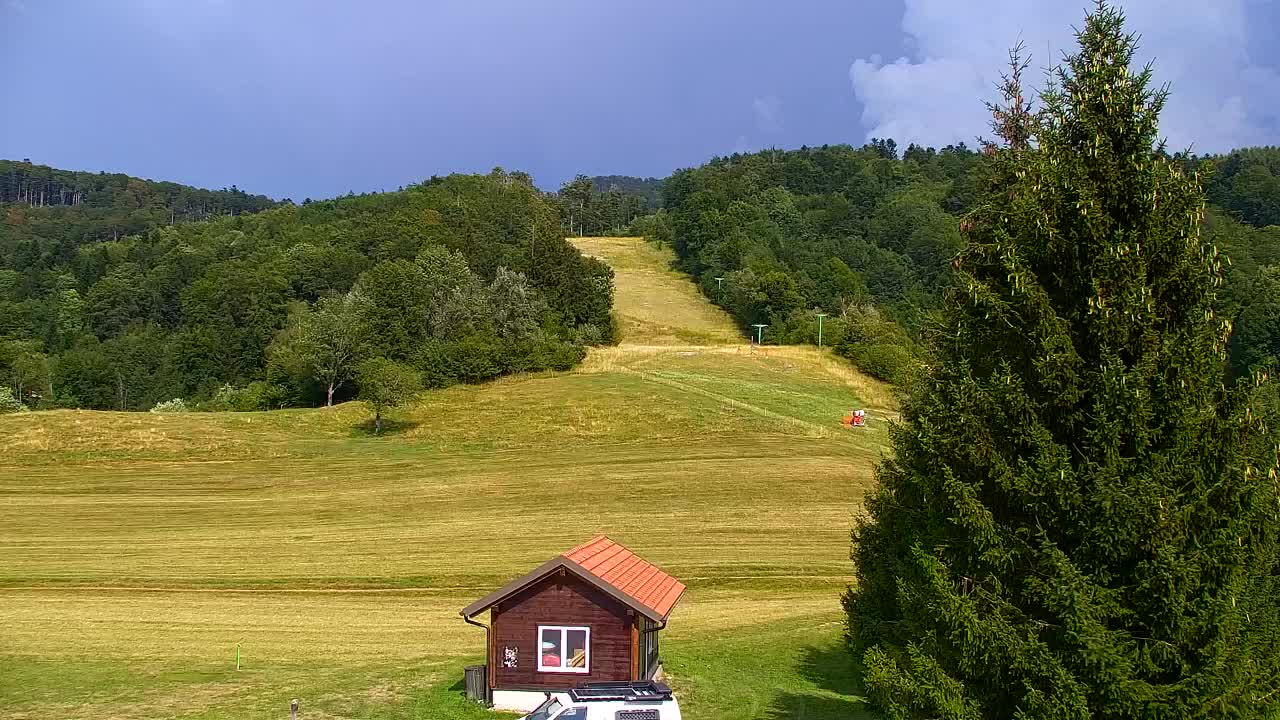 Camera en vivo Lokve – La belleza del bosque de Trnovo