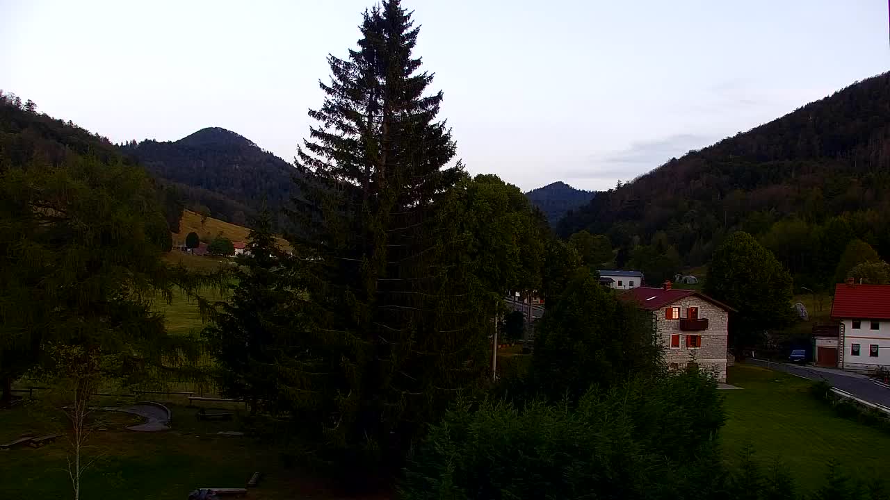 Camera en vivo Lokve – La belleza del bosque de Trnovo
