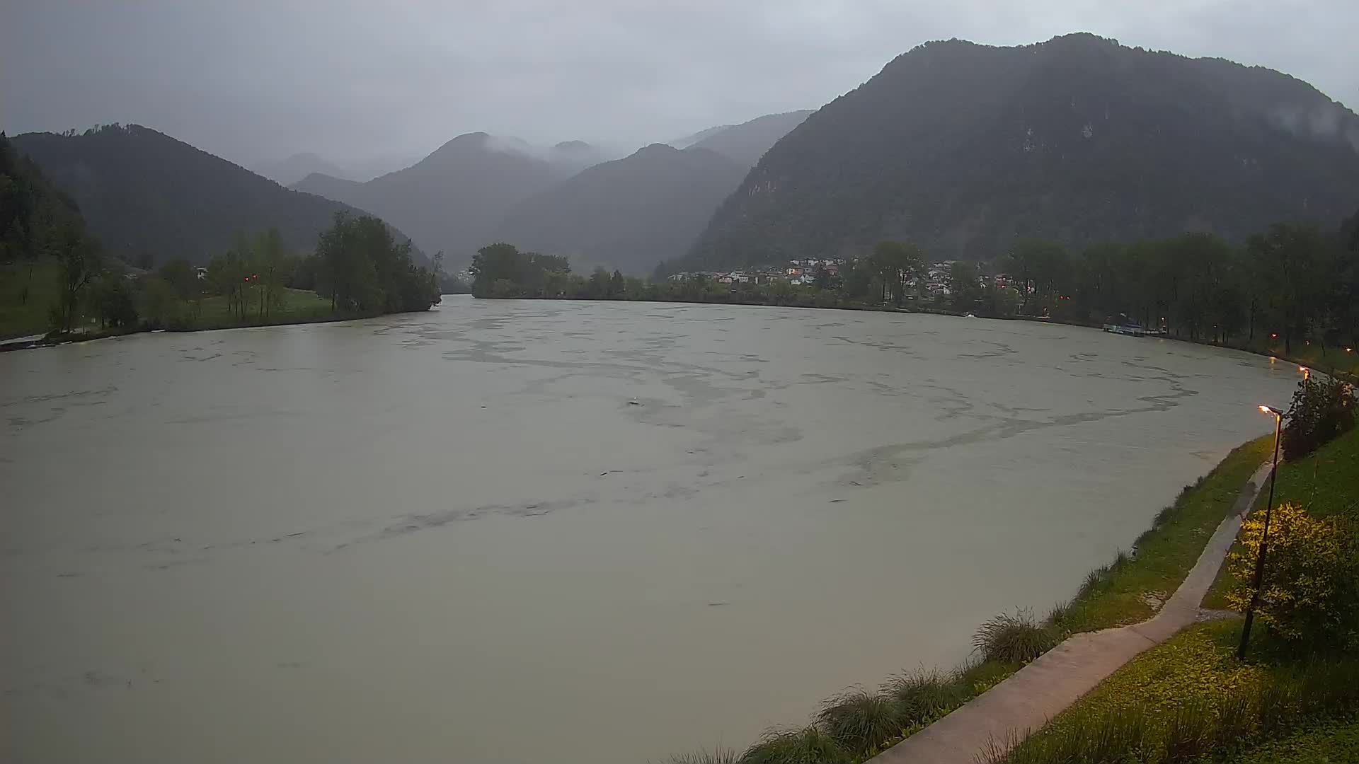 Web kamera Most na Soči – jezero