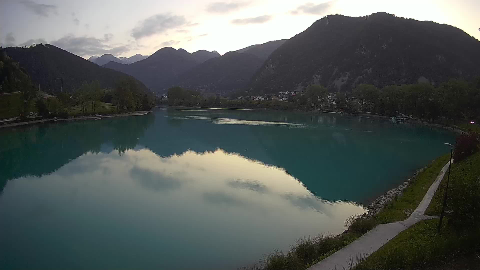 Web kamera Most na Soči – jezero