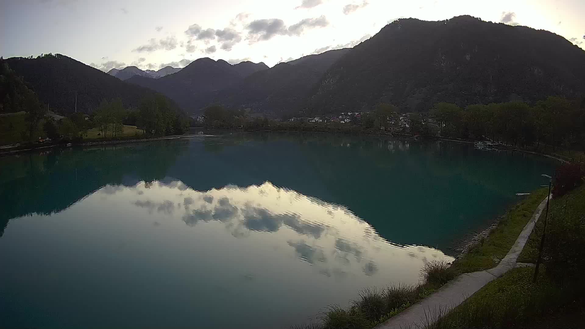 Web kamera Most na Soči – jezero