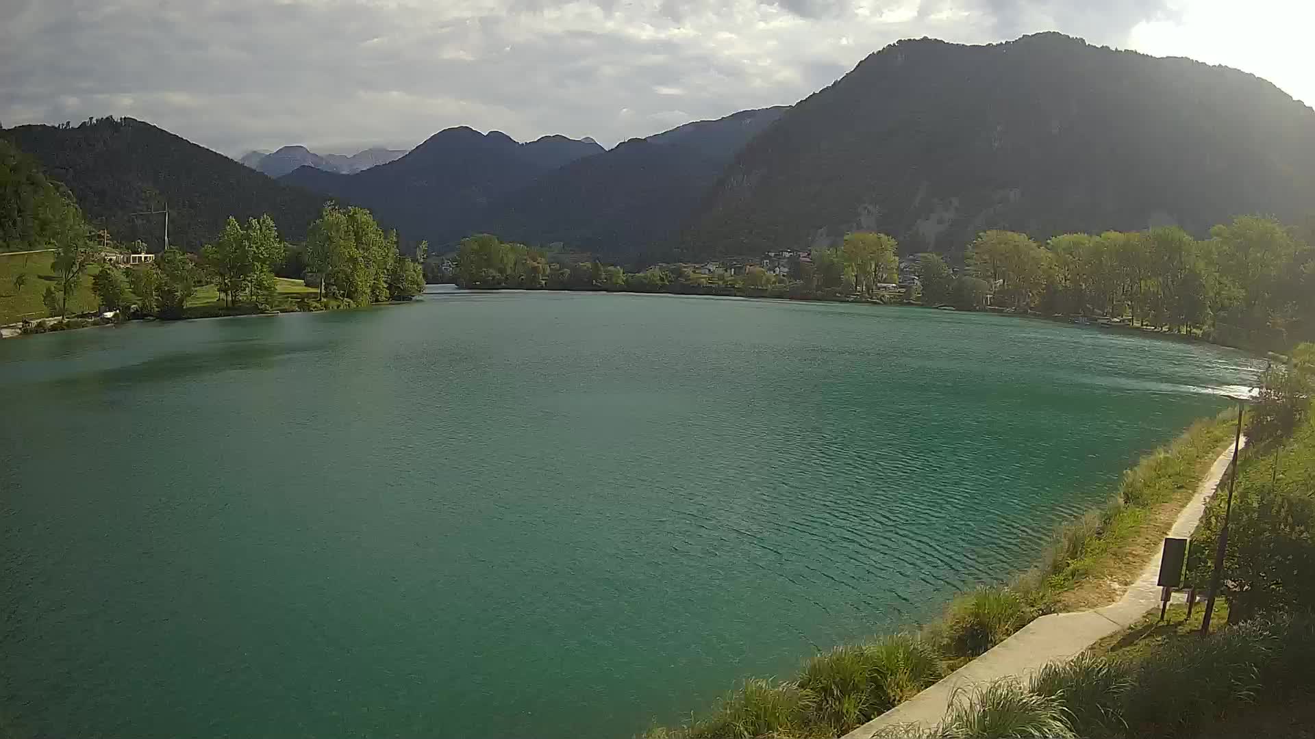 Spletna kamera Most na Soči – jezero