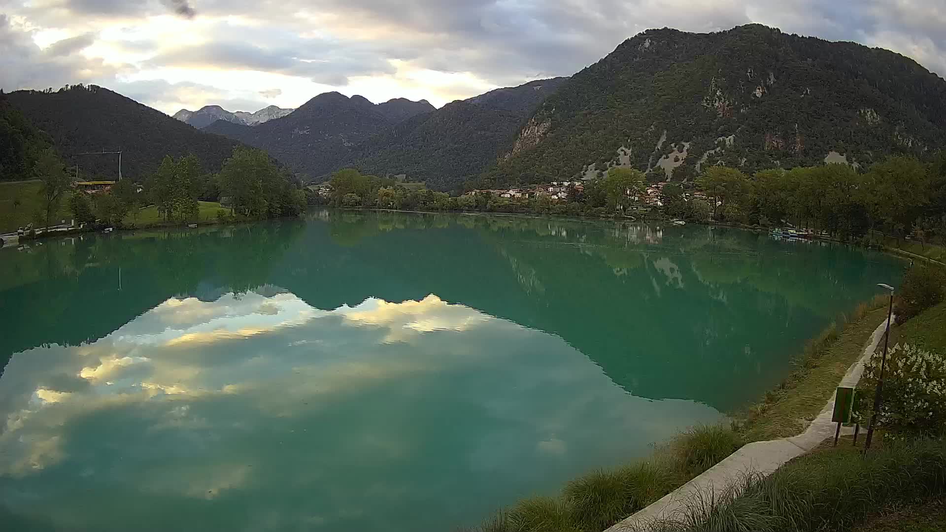 Spletna kamera Most na Soči – jezero