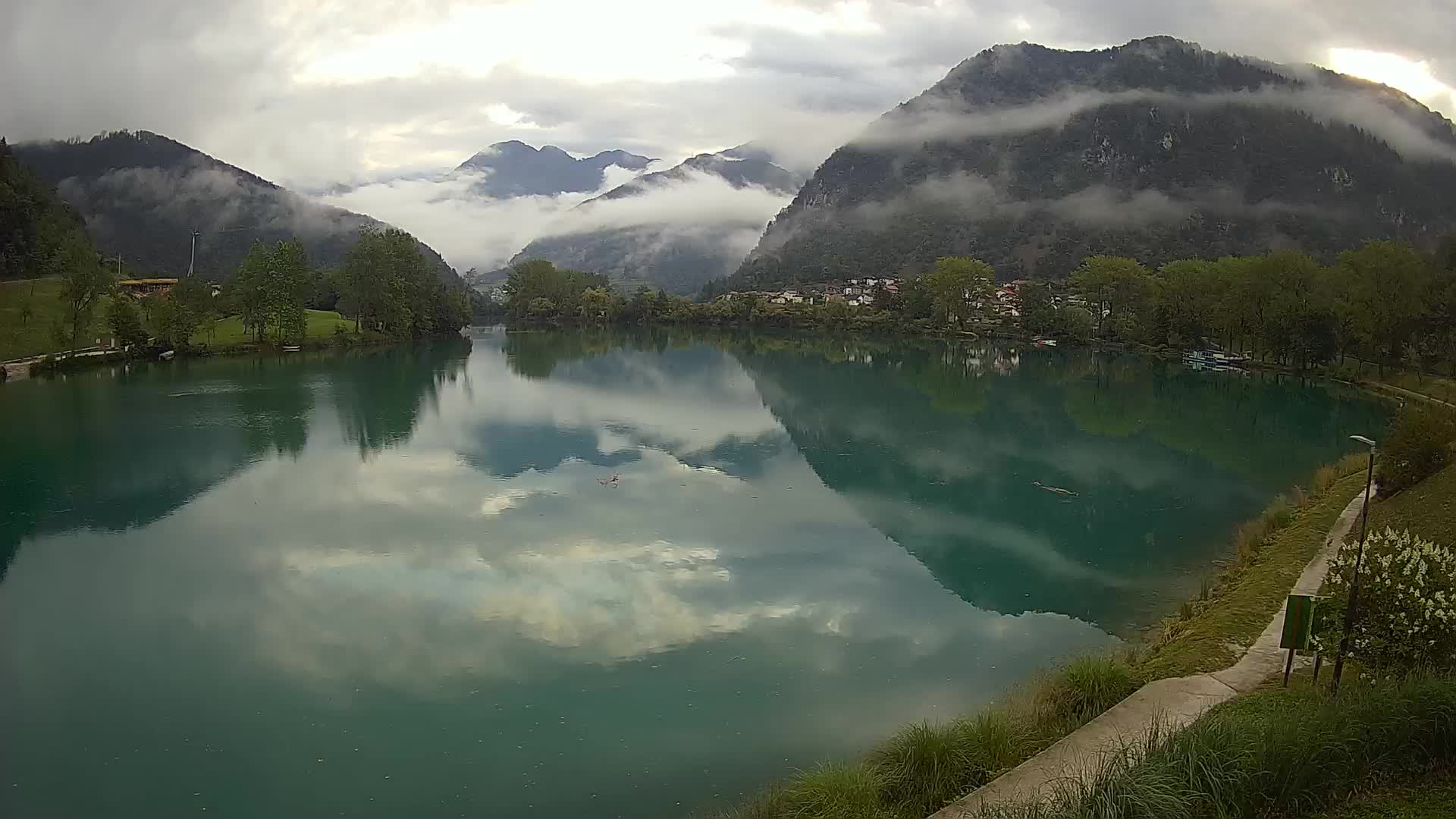 Web kamera Most na Soči – jezero