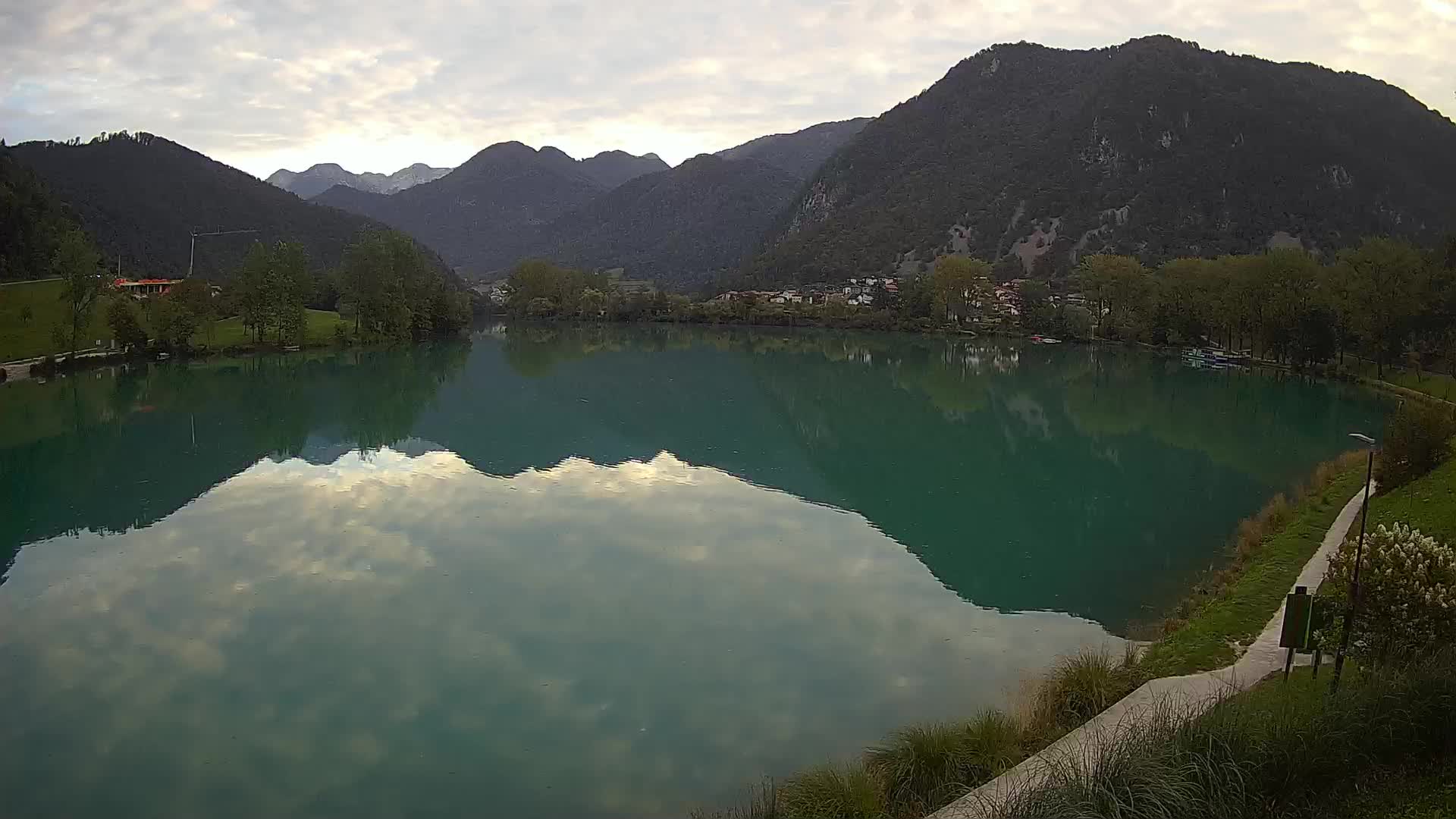 Web kamera Most na Soči – jezero