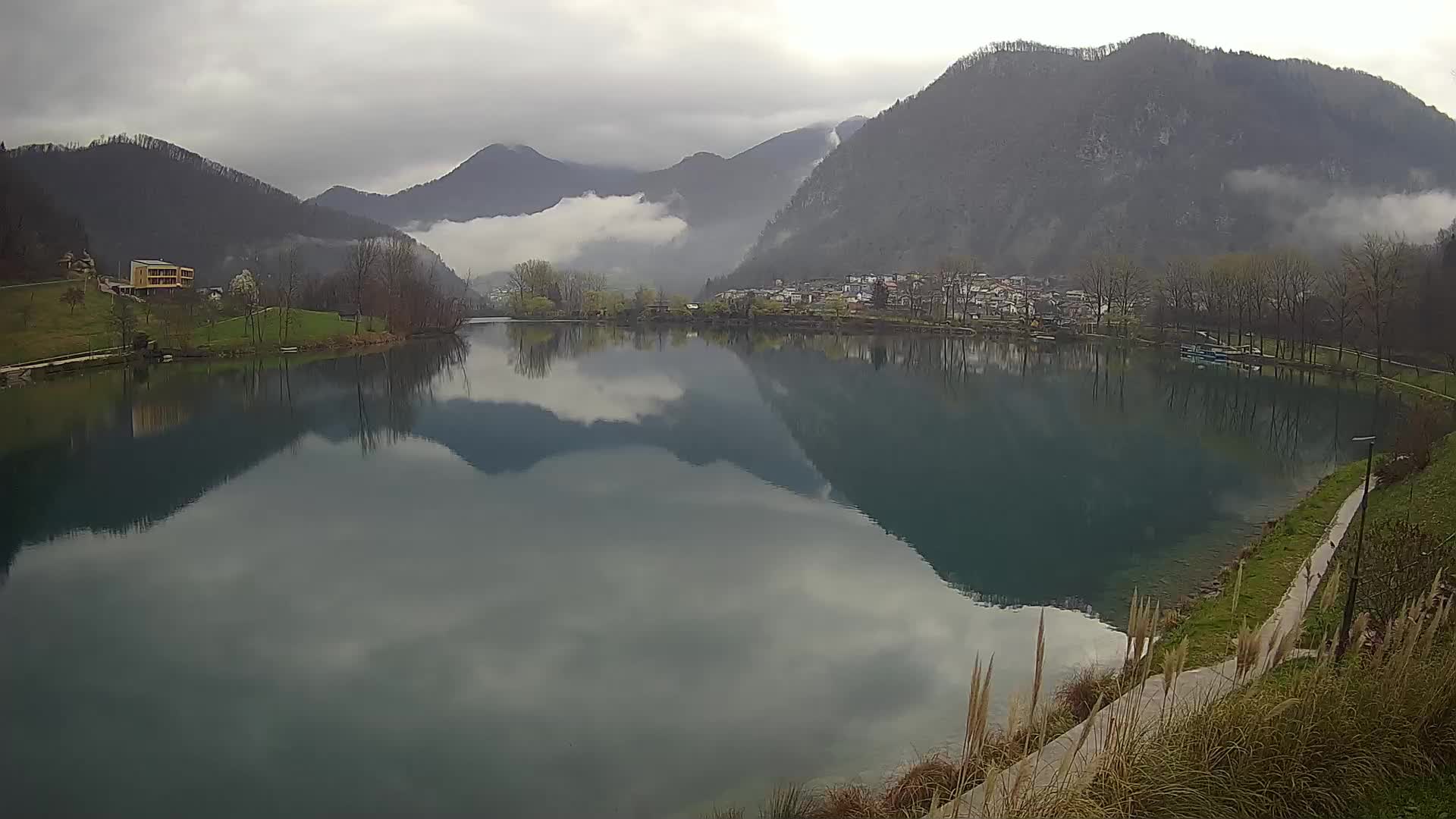 Spletna kamera Most na Soči – jezero