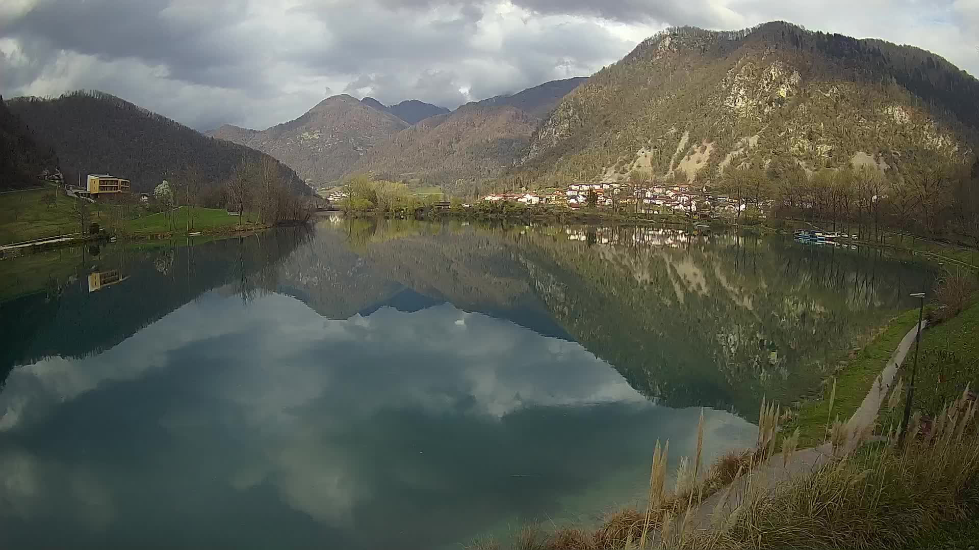 Spletna kamera Most na Soči – jezero