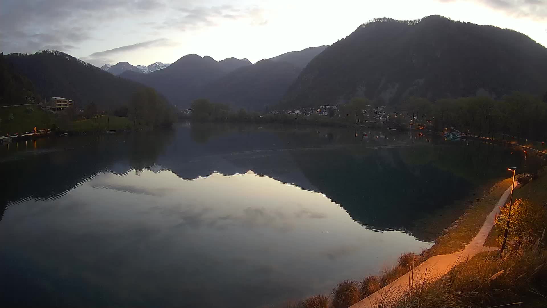 Web kamera Most na Soči – jezero