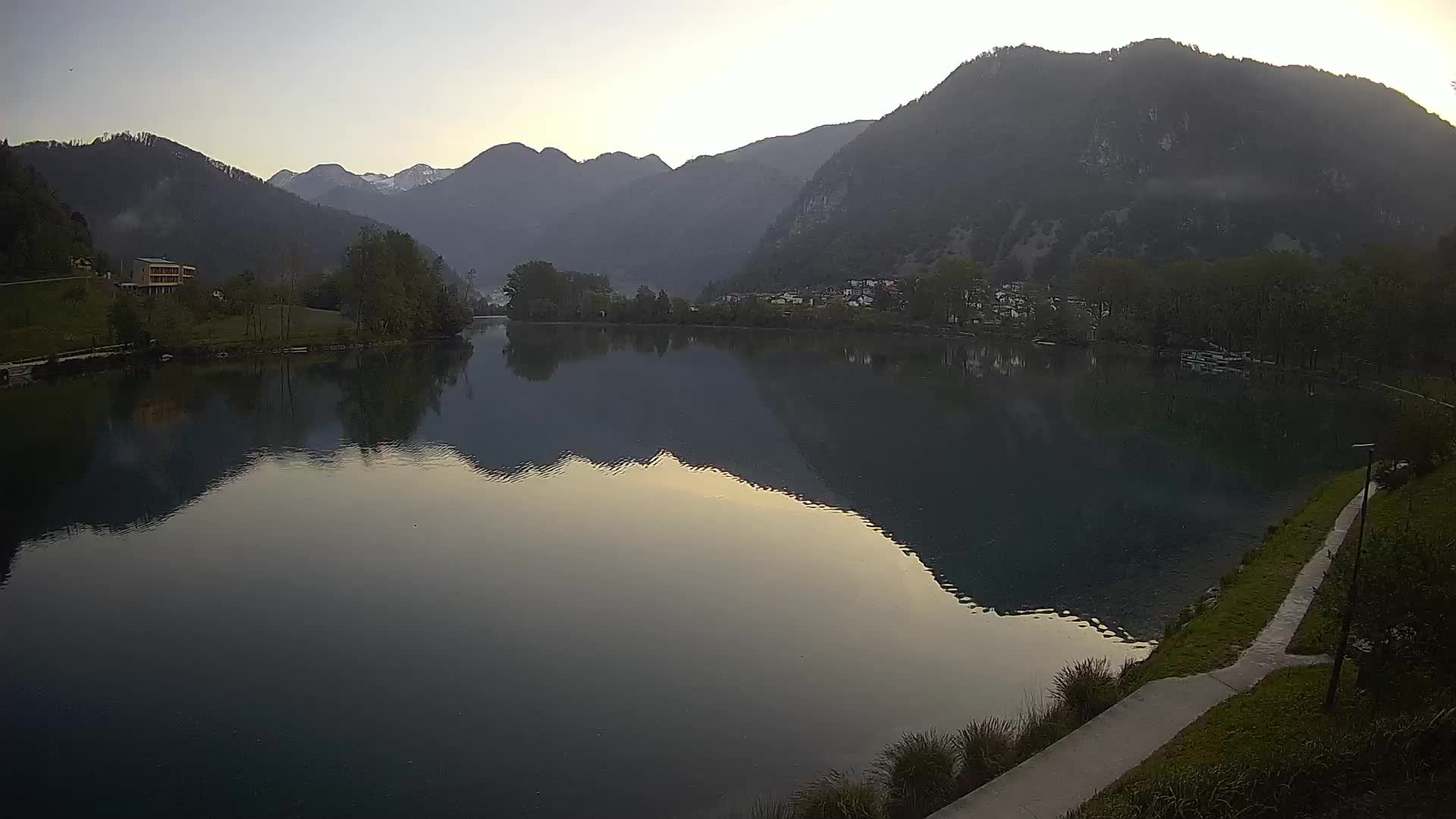 Web kamera Most na Soči – jezero