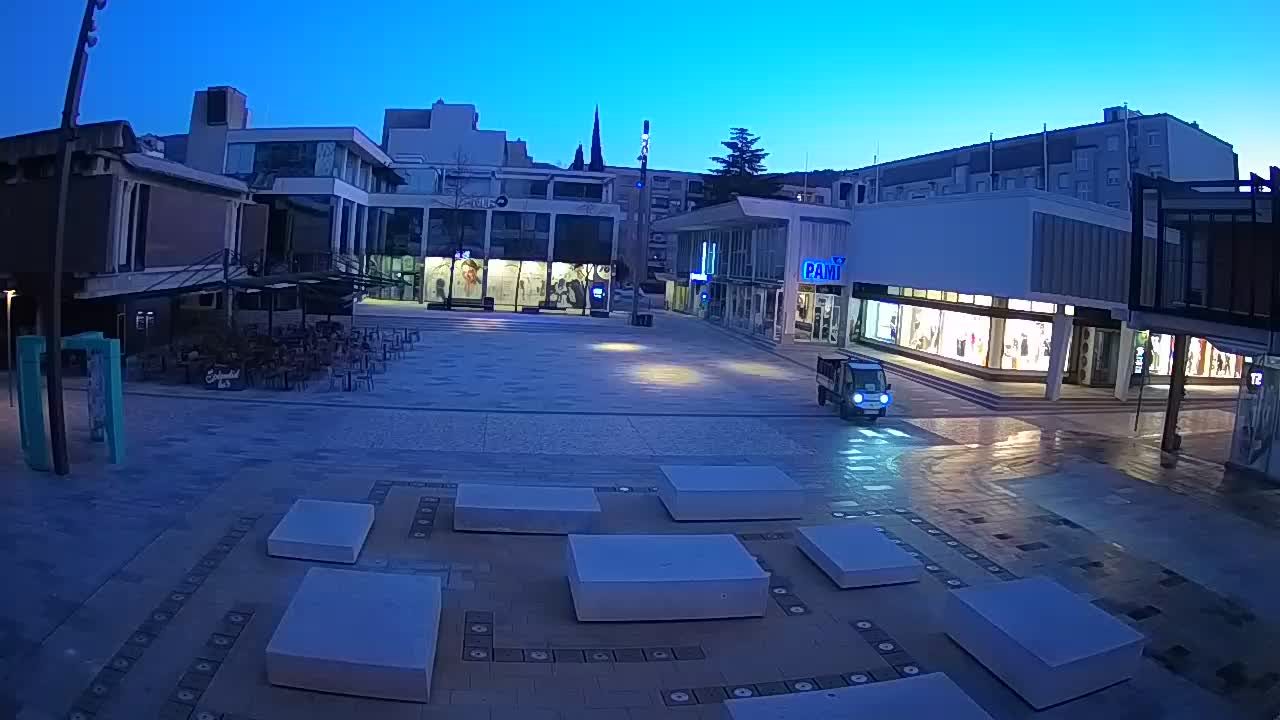 Caméra en direct Nova Gorica – Place Bevk | GO! 2025