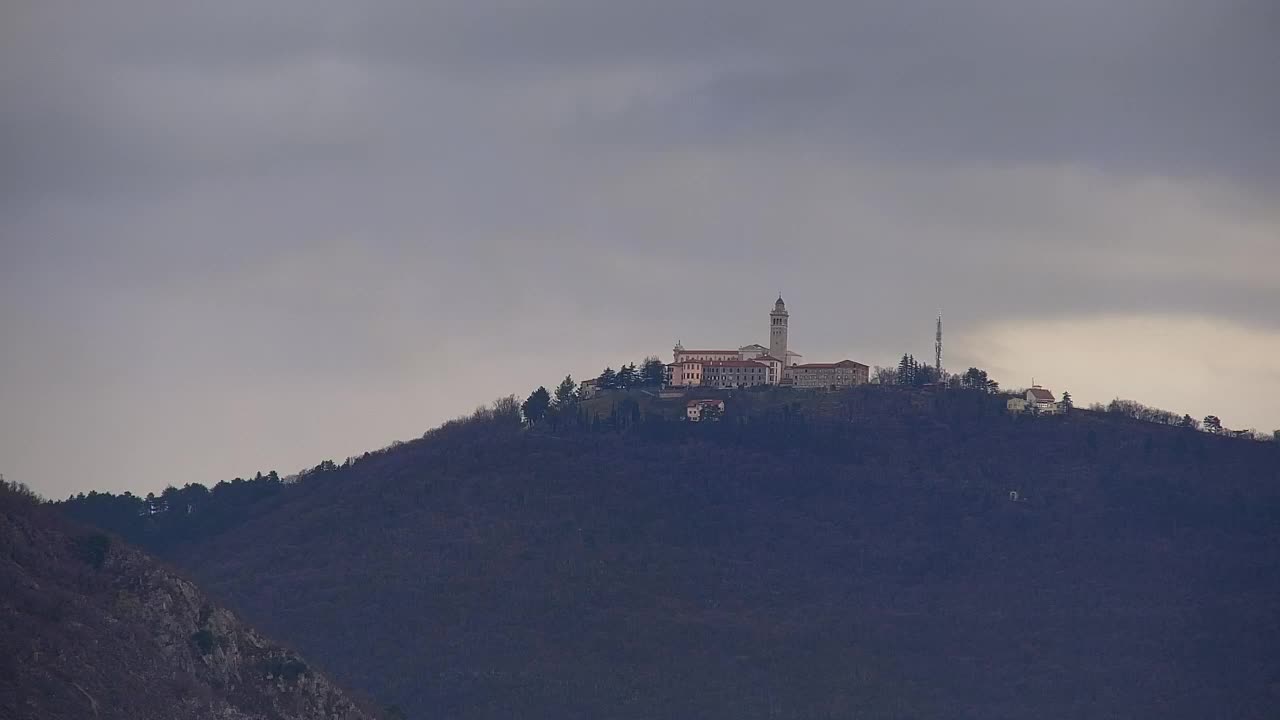 Nova Gorica e Gorizia: Panorama Mozzafiato dal Convento Francescano di Castagnevizza