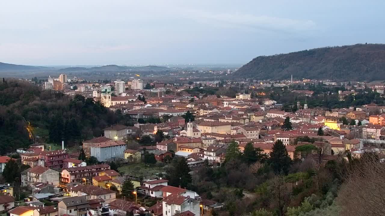 Nova Gorica i Gorica: Prekrasan Pogled iz Franjevačkog Samostana Kostanjevica