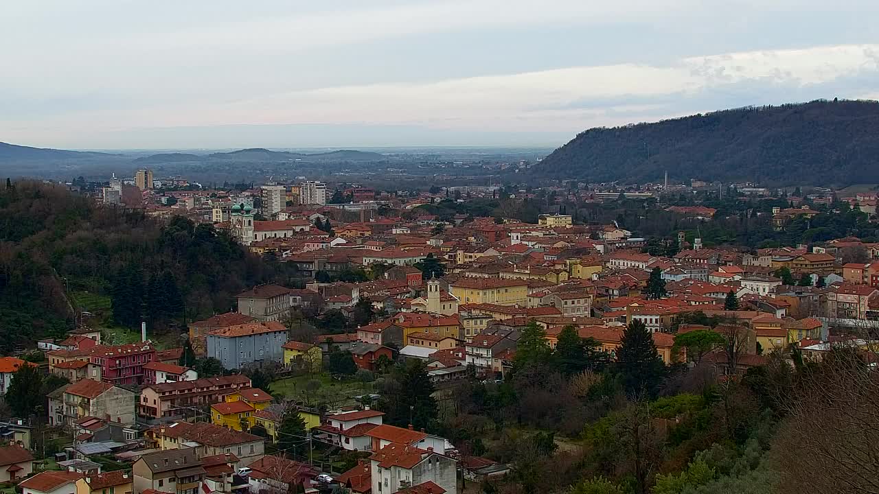 Nova Gorica e Gorizia: Panorama Mozzafiato dal Convento Francescano di Castagnevizza