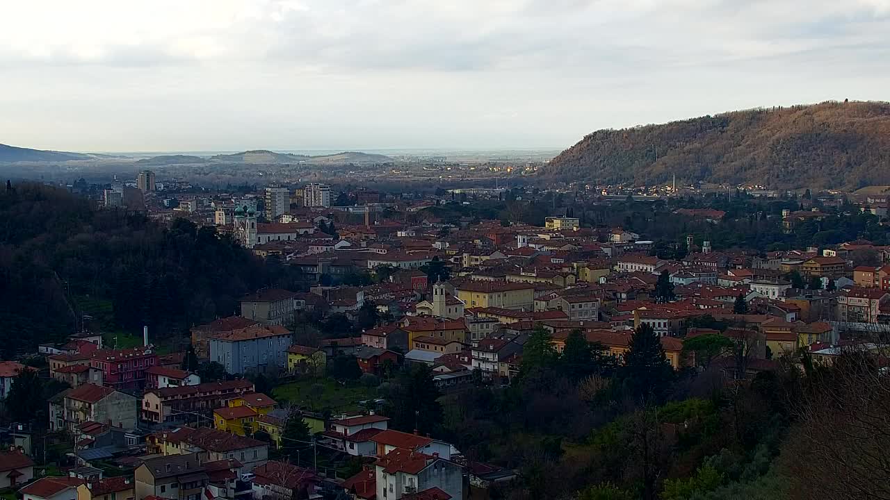 Nova Gorica i Gorica: Prekrasan Pogled iz Franjevačkog Samostana Kostanjevica