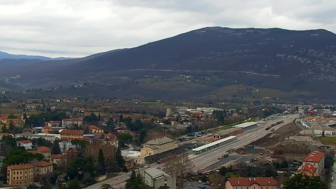 Nova Gorica e Gorizia: Panorama Mozzafiato dal Convento Francescano di Castagnevizza