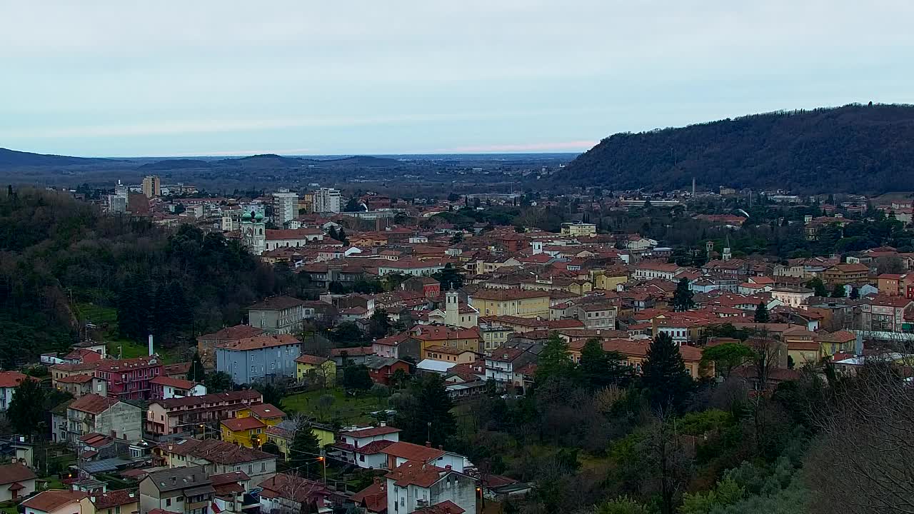 Nova Gorica e Gorizia: Panorama Mozzafiato dal Convento Francescano di Castagnevizza