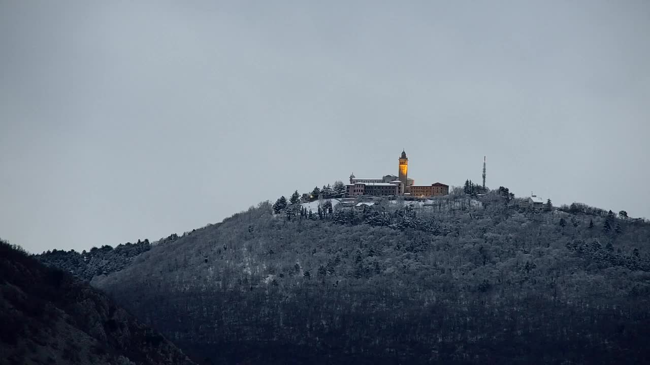 Nova Gorica e Gorizia: Panorama Mozzafiato dal Convento Francescano di Castagnevizza