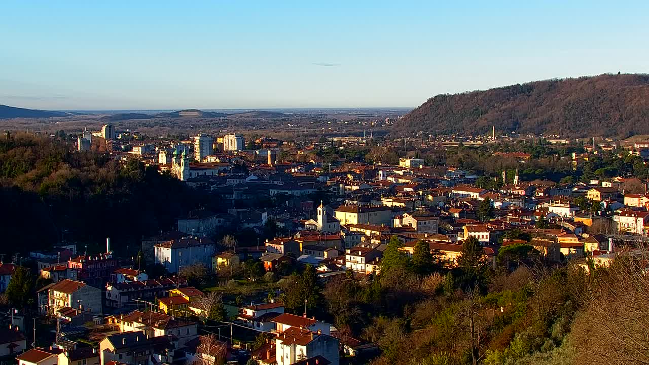 Nova Gorica y Gorizia: Impresionantes Vistas desde el Monasterio Franciscano de Kostanjevica