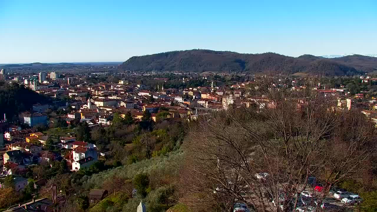 Nova Gorica e Gorizia: Panorama Mozzafiato dal Convento Francescano di Castagnevizza