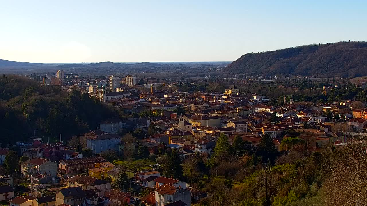 Nova Gorica i Gorica: Prekrasan Pogled iz Franjevačkog Samostana Kostanjevica