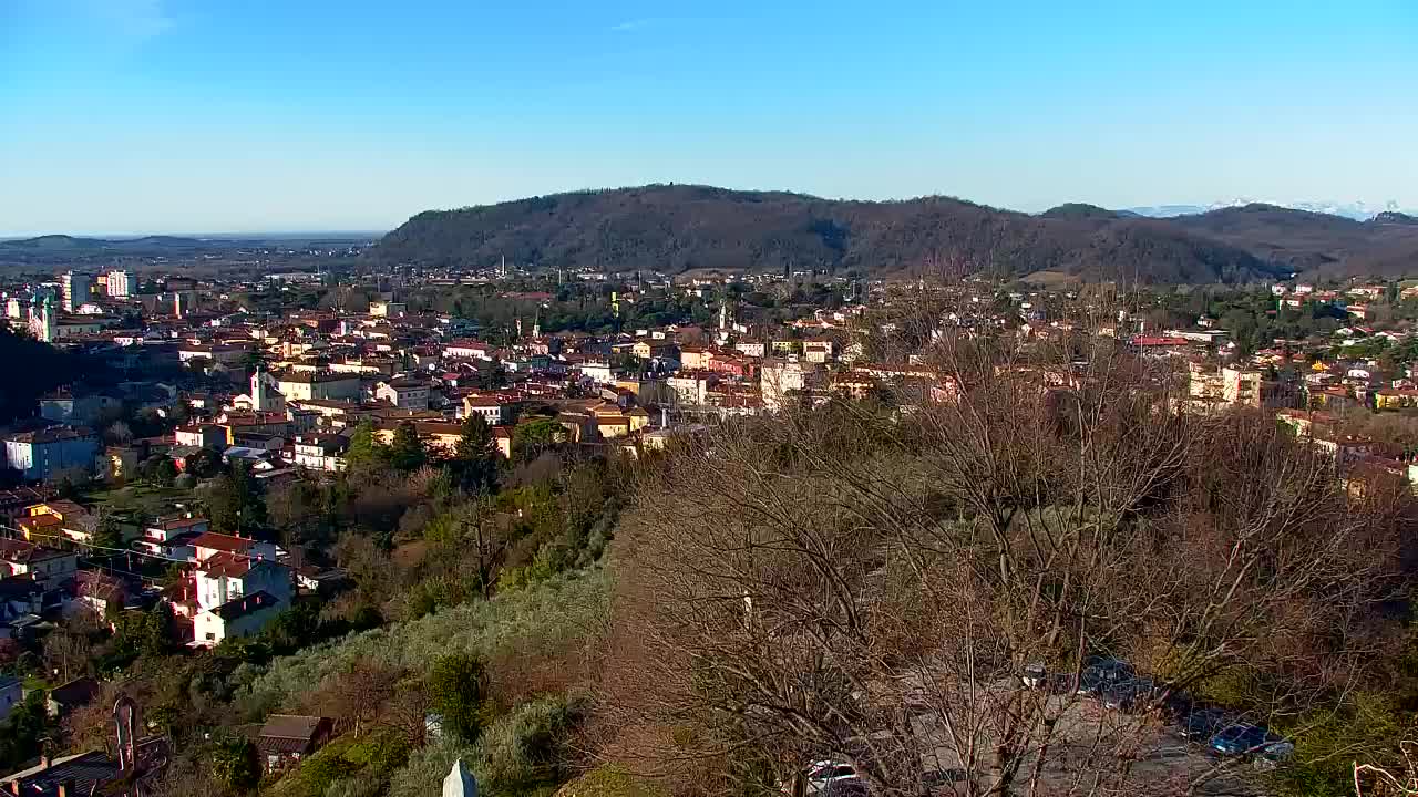 Nova Gorica i Gorica: Prekrasan Pogled iz Franjevačkog Samostana Kostanjevica