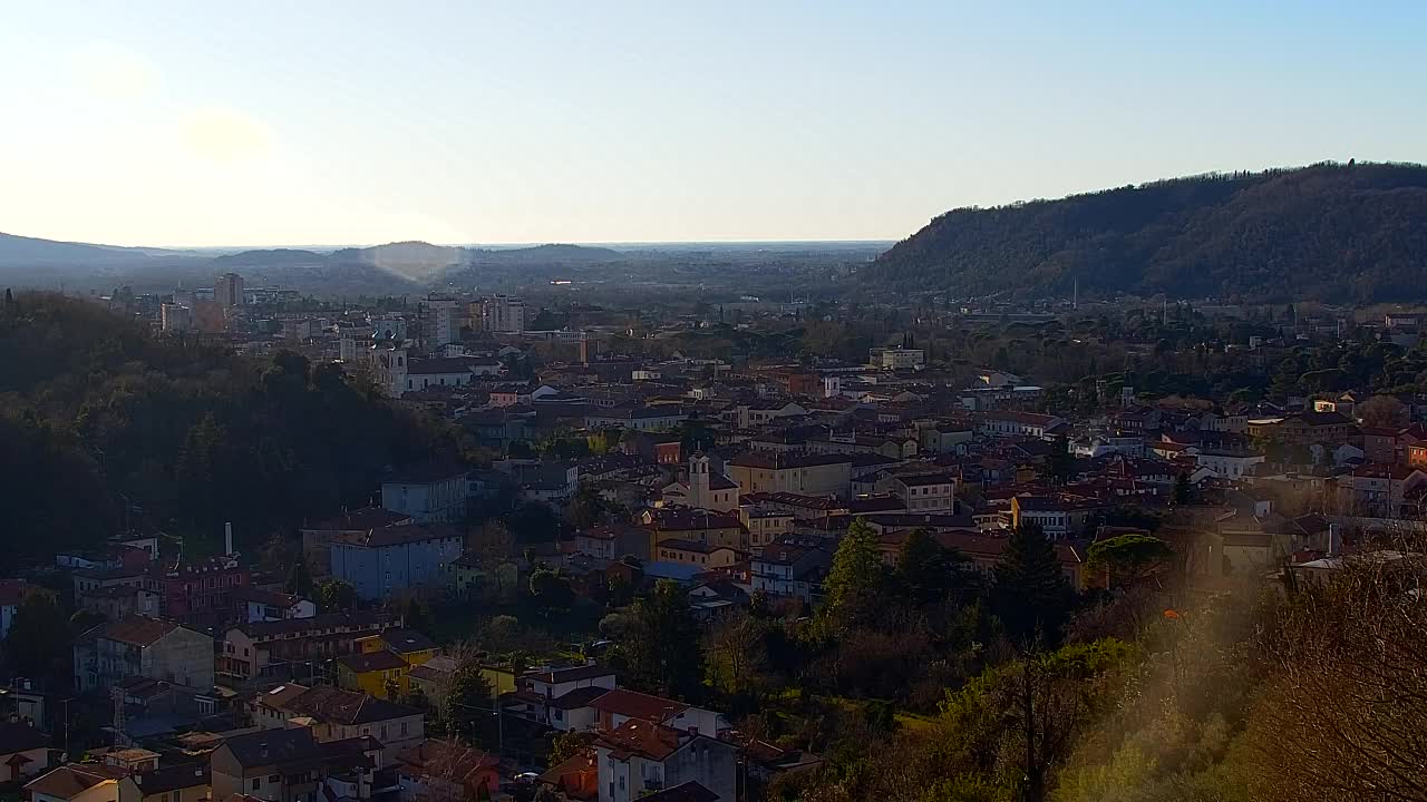 Nova Gorica i Gorica: Prekrasan Pogled iz Franjevačkog Samostana Kostanjevica