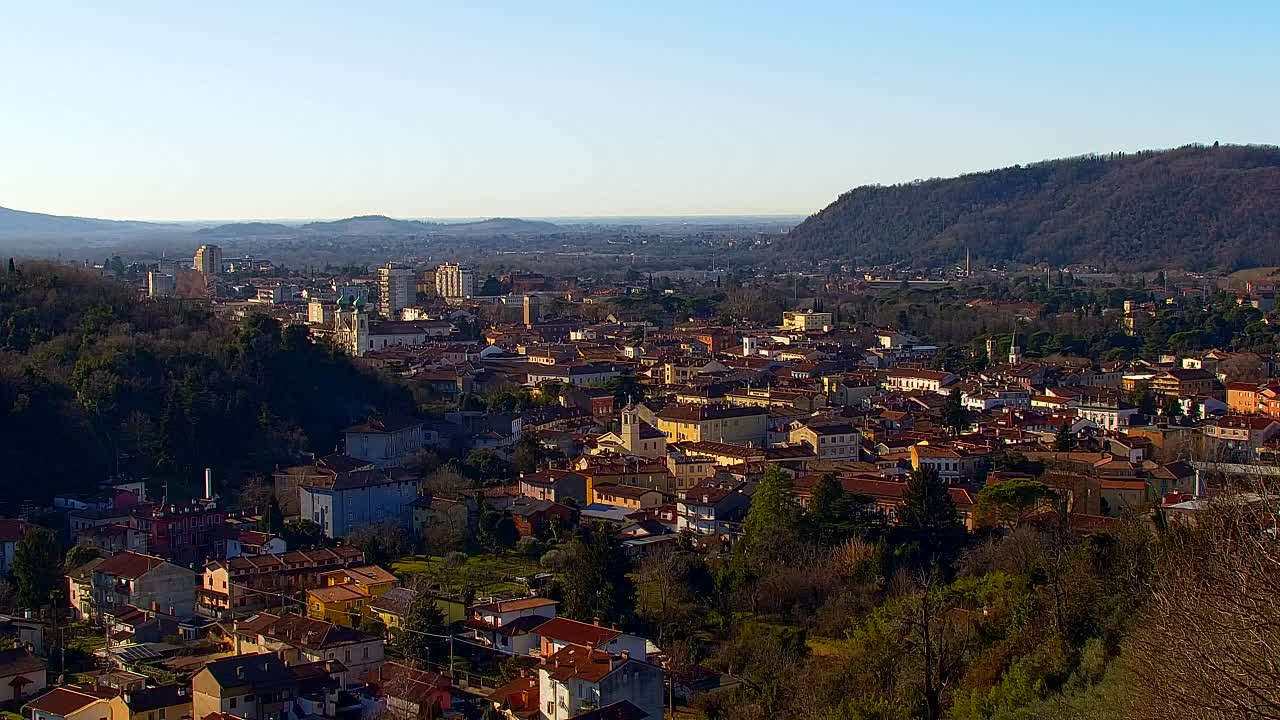 Nova Gorica i Gorica: Prekrasan Pogled iz Franjevačkog Samostana Kostanjevica