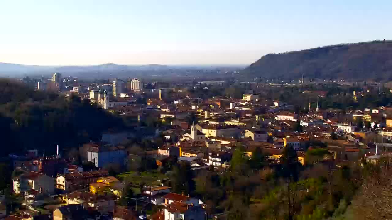 Nova Gorica y Gorizia: Impresionantes Vistas desde el Monasterio Franciscano de Kostanjevica