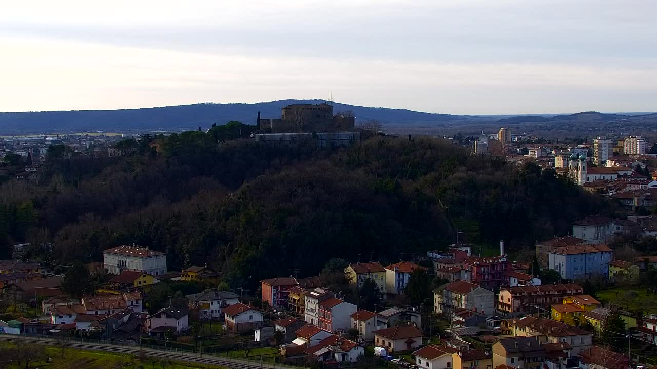 Nova Gorica i Gorica: Prekrasan Pogled iz Franjevačkog Samostana Kostanjevica