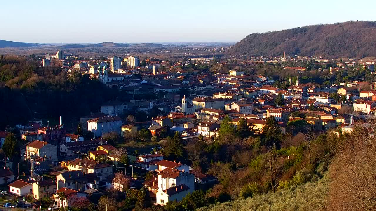 Nova Gorica y Gorizia: Impresionantes Vistas desde el Monasterio Franciscano de Kostanjevica