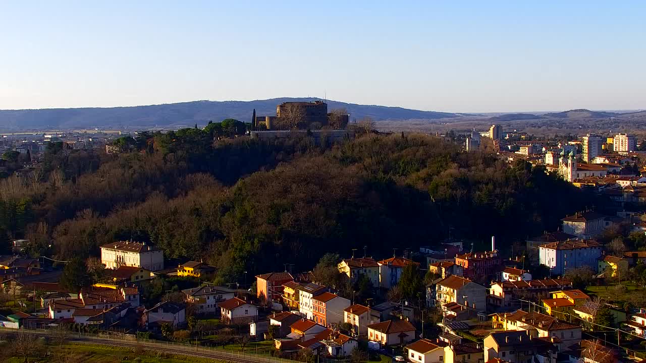 Nova Gorica i Gorica: Prekrasan Pogled iz Franjevačkog Samostana Kostanjevica