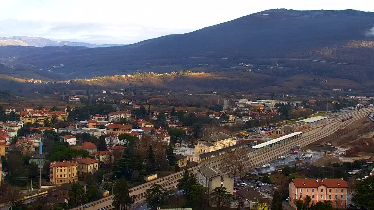 Nova Gorica i Gorica: Prekrasan Pogled iz Franjevačkog Samostana Kostanjevica