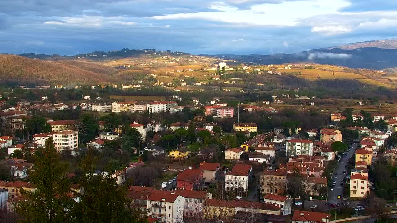 Nova Gorica e Gorizia: Panorama Mozzafiato dal Convento Francescano di Castagnevizza