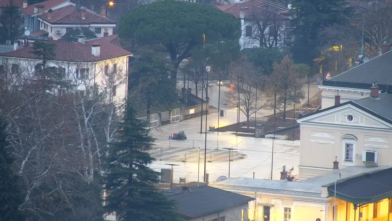 Nova Gorica y Gorizia: Impresionantes Vistas desde el Monasterio Franciscano de Kostanjevica