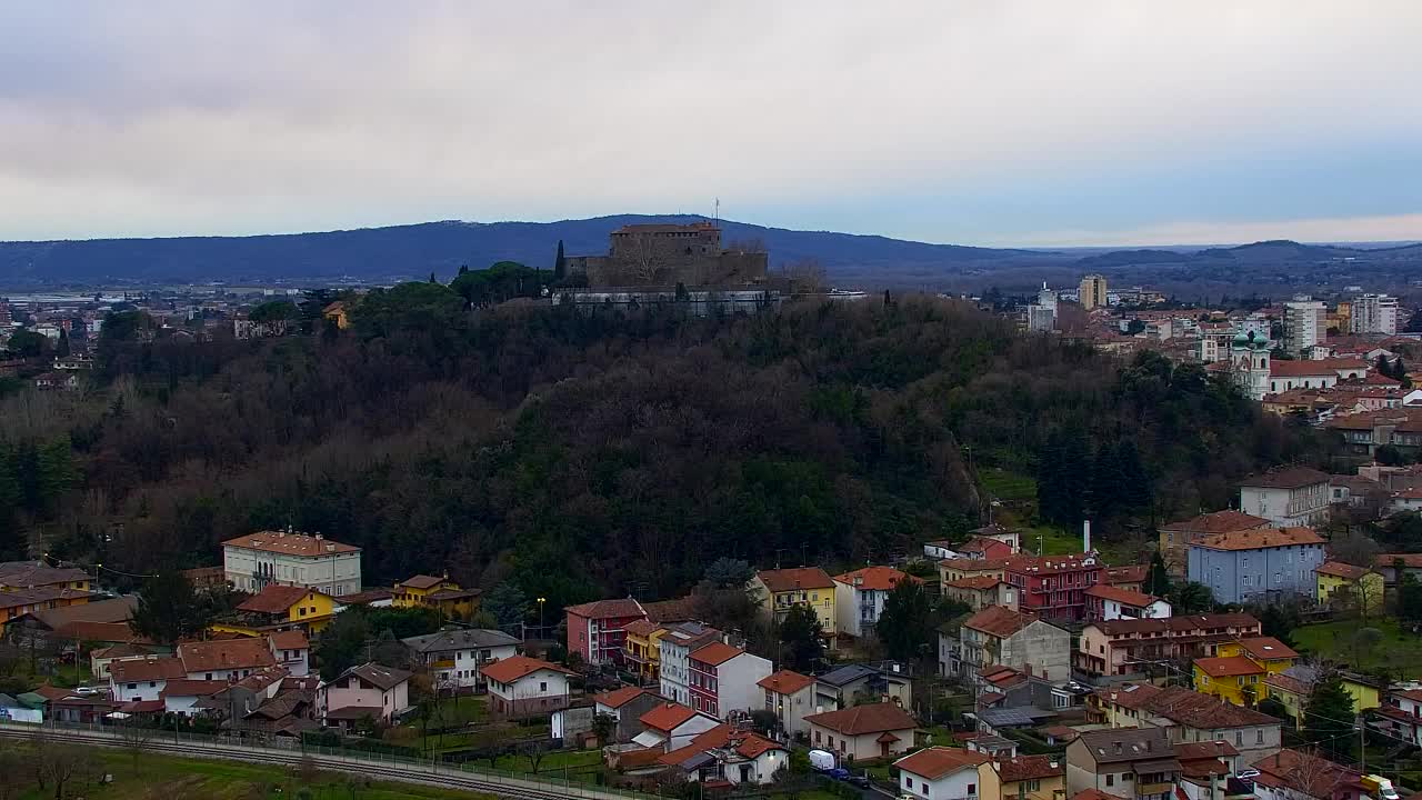 Nova Gorica i Gorica: Prekrasan Pogled iz Franjevačkog Samostana Kostanjevica