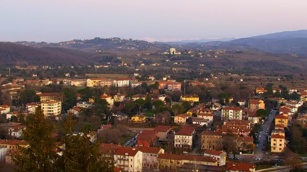 Nova Gorica e Gorizia: Panorama Mozzafiato dal Convento Francescano di Castagnevizza