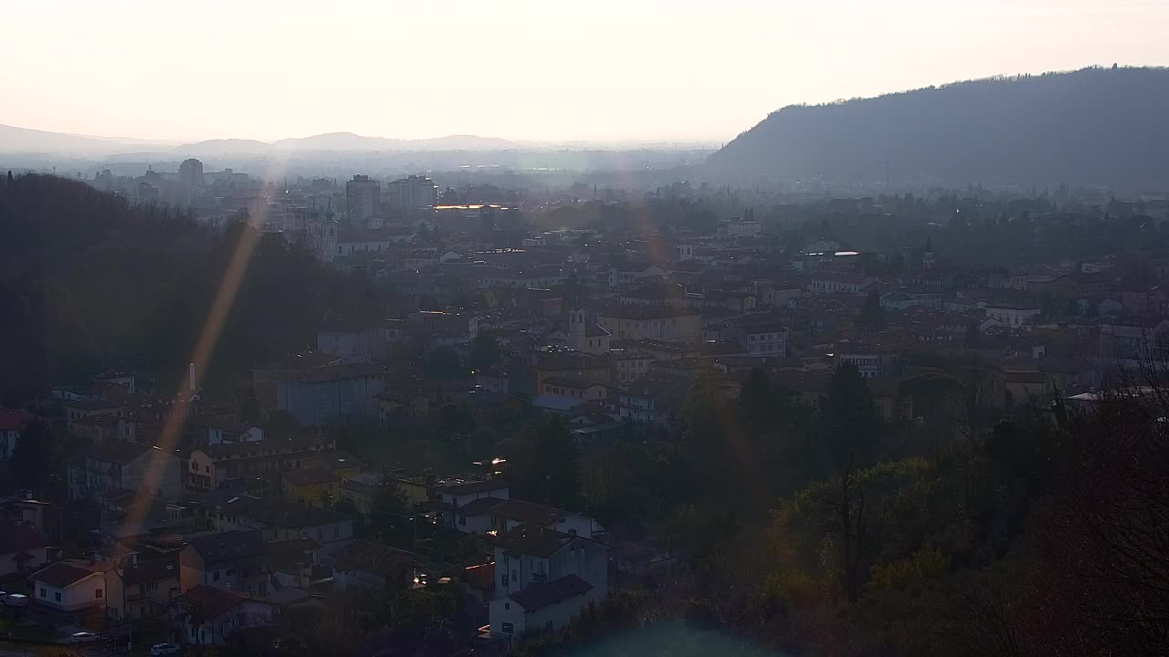 Nova Gorica e Gorizia: Panorama Mozzafiato dal Convento Francescano di Castagnevizza