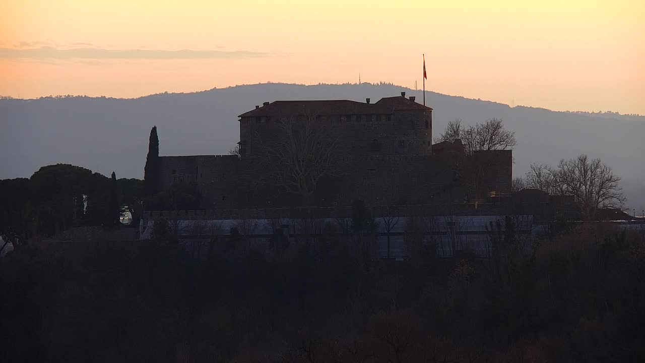 Nova Gorica und Görz: Atemberaubende Aussicht vom Franziskanerkloster Kostanjevica