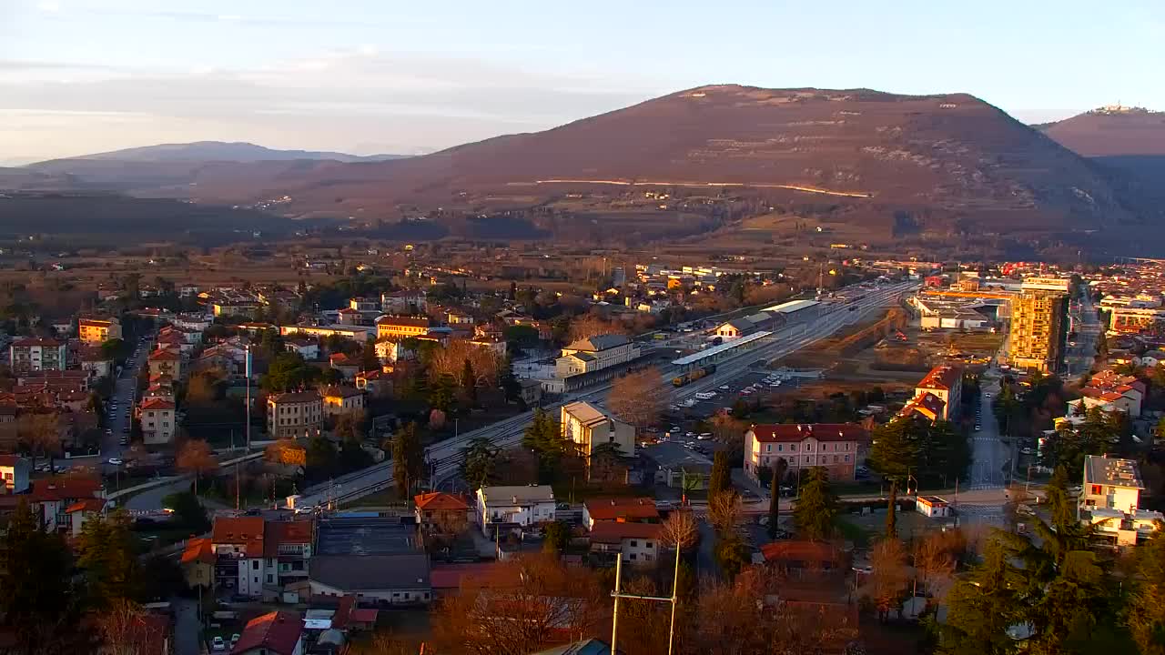 Nova Gorica i Gorica: Prekrasan Pogled iz Franjevačkog Samostana Kostanjevica